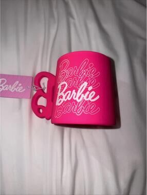 New Official BARBIE Hot Pink Ceramic Coffee Mug Barbie Logo Shadow B Handle 21oz